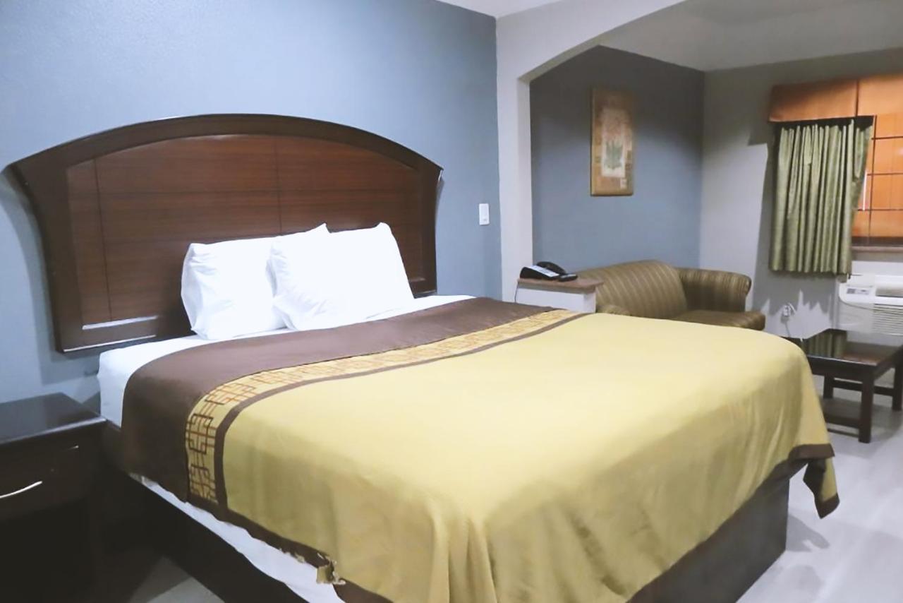 Blue Way Inn & Suites By Jasper Houston Extérieur photo